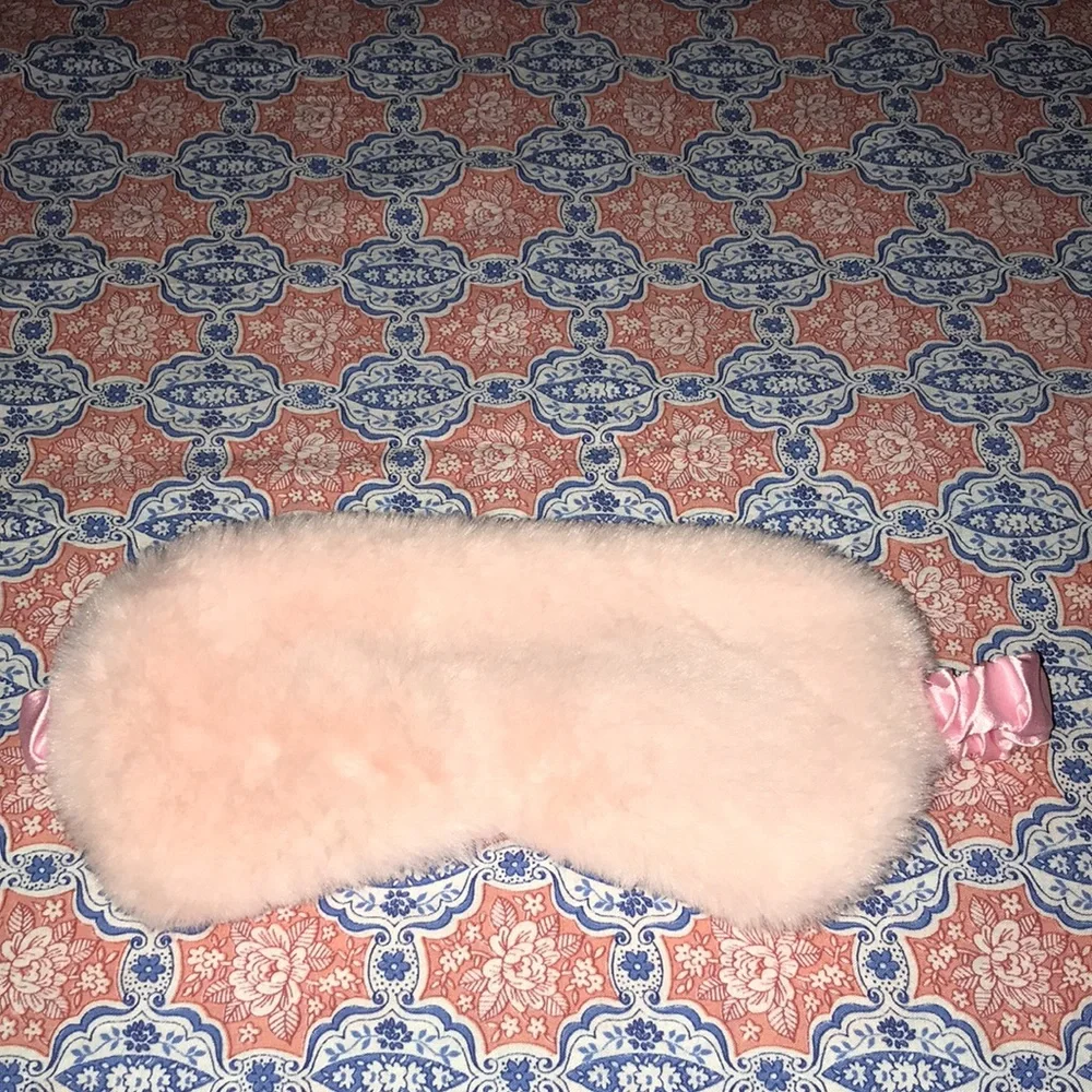 4/$10🌻🌻Plush pink eye mask